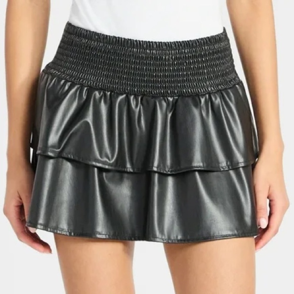 🖤 Black Faux Leather Tiered Mini Skirt | Size 20 | Smocked Waist | Cute + Edgy